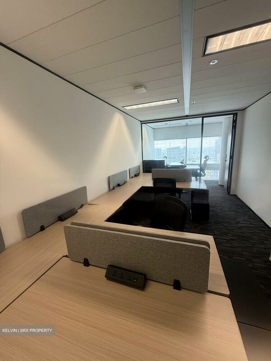 Gateway East (D7), Office #472600381
